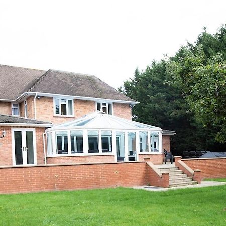 Luxury 6 Bedroom House With Parking - Northwood Northwood  Luaran gambar