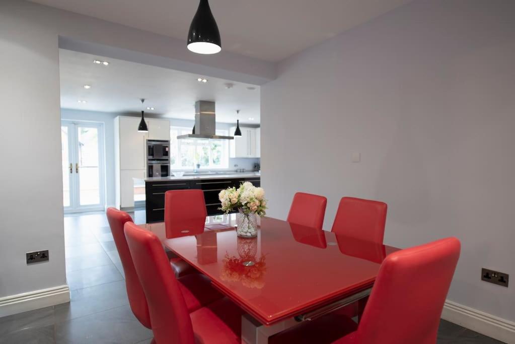 Luxury 6 Bedroom House With Parking - Northwood Northwood  Luaran gambar